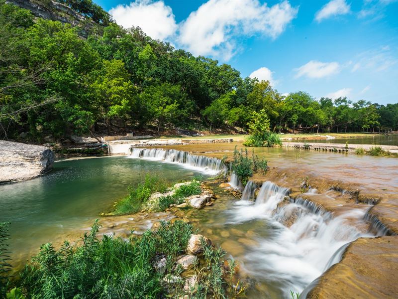 Live Water Texas Hill Country Ranch : Ranch for Sale in Mountain Home