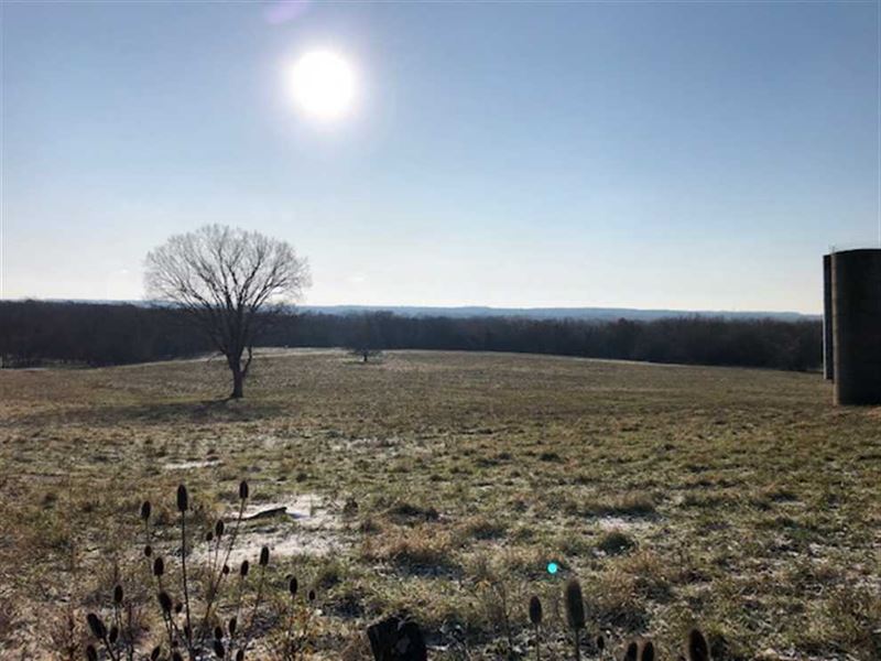 1 Mile West of The Famous E3 Ranch : Fort Scott : Bourbon County : Kansas