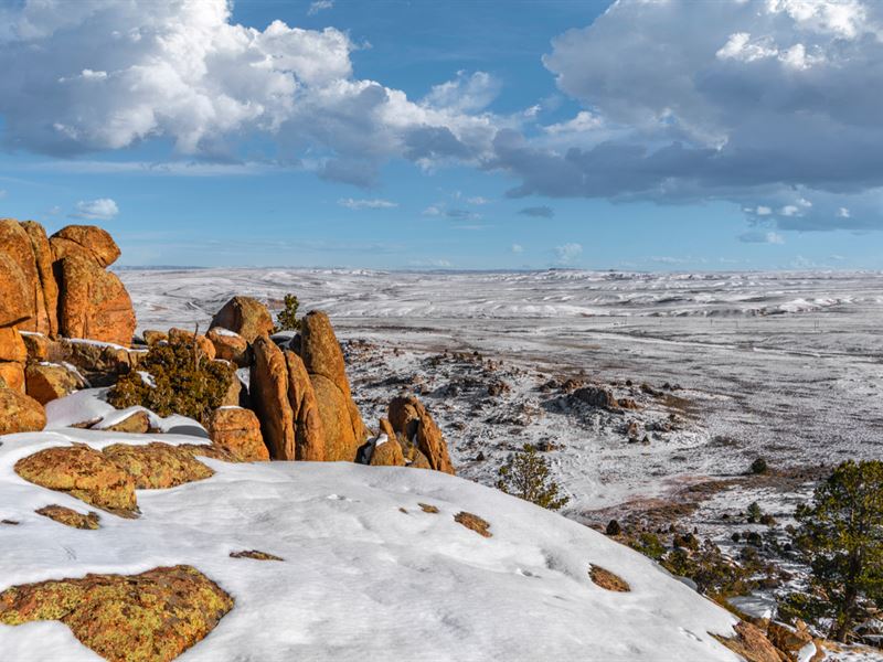 Near River with Mountain Views : Alcova : Carbon County : Wyoming