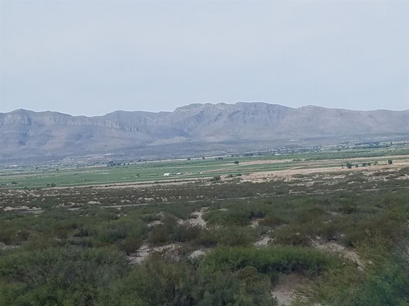 106 Acres for Sale, Gunsight Ranch : Sierra Blanca : Hudspeth County : Texas