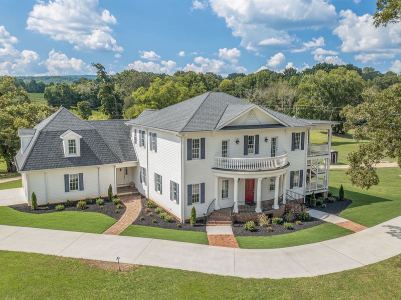 Timeless Colonial Home with 2 Barns, Ranch for Sale in 331998