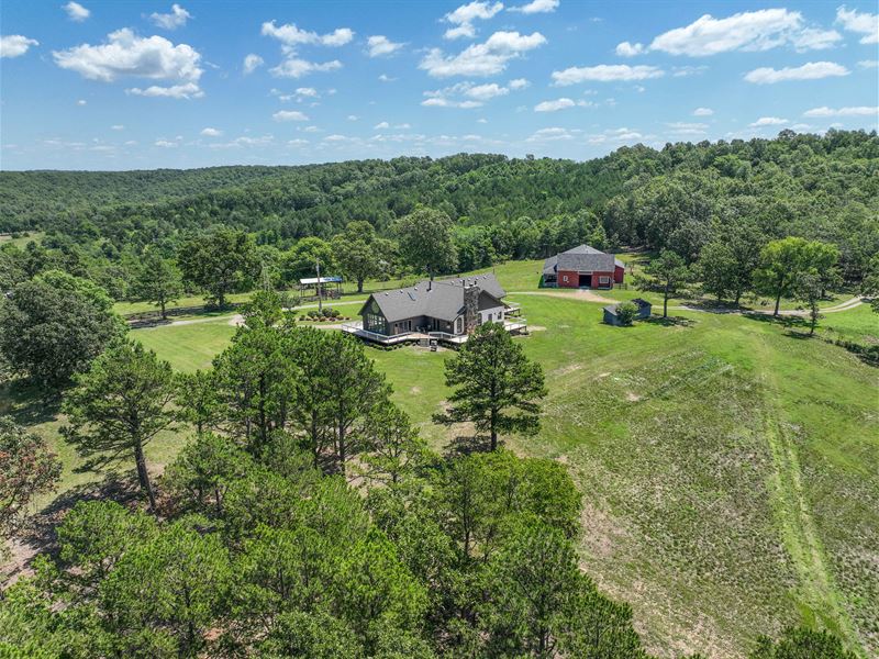 Beautiful Missouri Ranch : Drury : Douglas County : Missouri