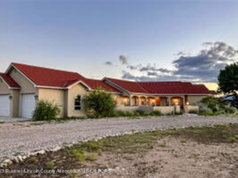 Beautiful Custom Home on 40 Acres : Corona : Lincoln County : New Mexico