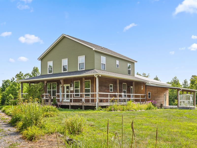 Farmhouse with Unrestricted Acreage : Signal Mountain : Sequatchie County : Tennessee