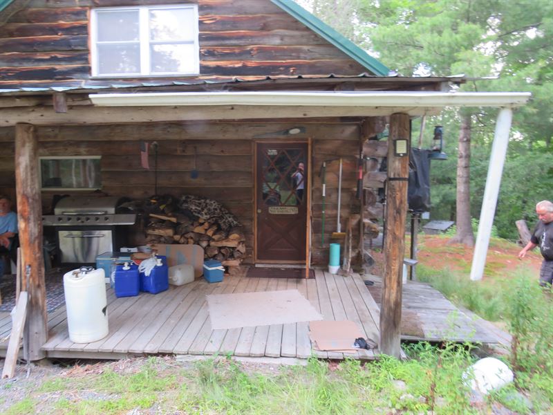 Remote Michigan Log Cabin : Covington : Baraga County : Michigan