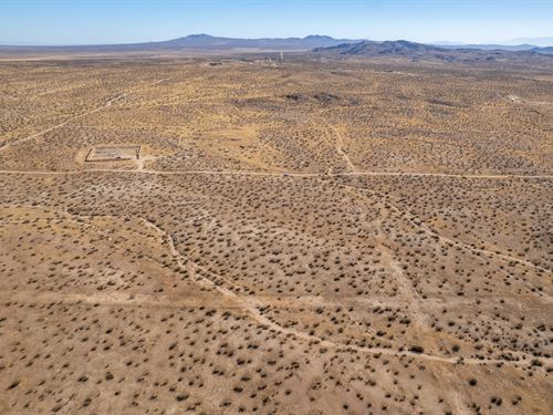 Ideal Farm & Retreat : Lancaster : Los Angeles County : California