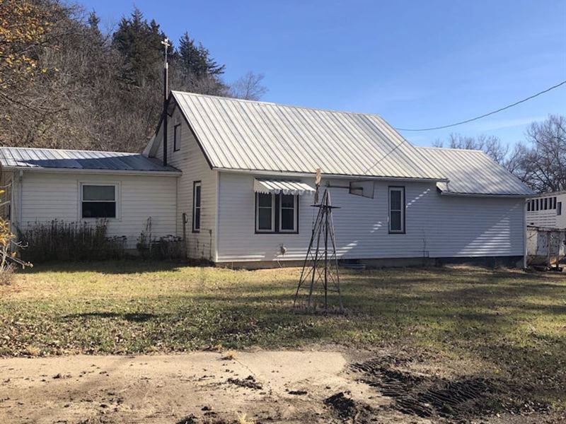 40 Acres with Cabin and Creek Front : Center : Knox County : Nebraska