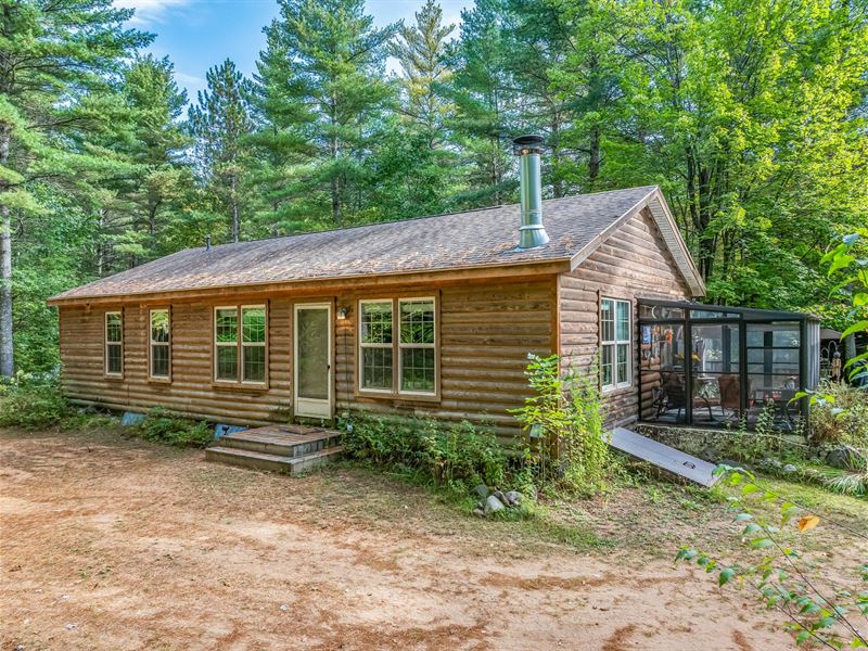 Cozy Home on 21 AC : Lac Du Flambeau : Vilas County : Wisconsin