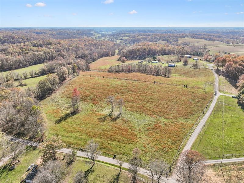 37-Acre Farm with Homes, Barns : Lynnville : Giles County : Tennessee