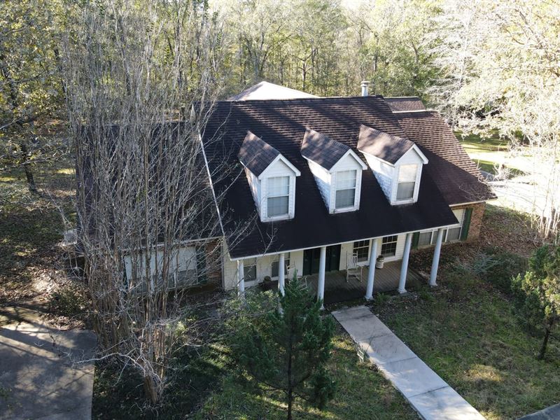 Secluded Country Home on Acreage : Magnolia : Pike County : Mississippi