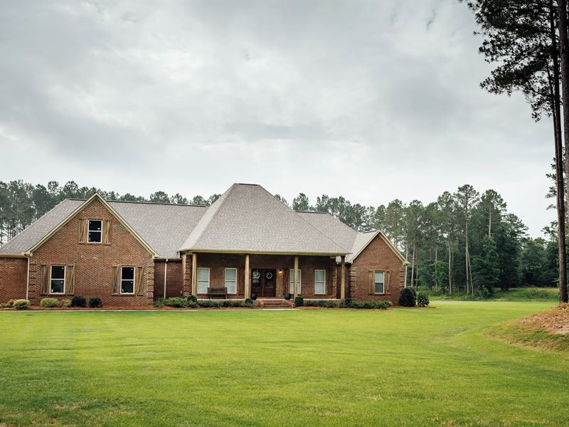 A Home On 69.26 Acres in Lafayette : Water Valley : Lafayette County : Mississippi