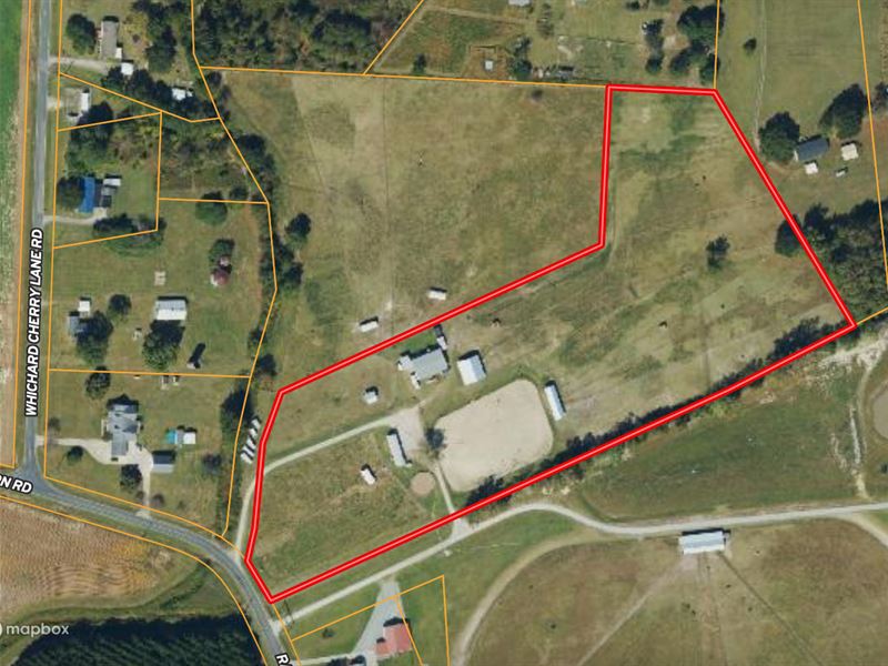 10.5 Acre Turnkey Horse Farm : Greenville : Pitt County : North Carolina